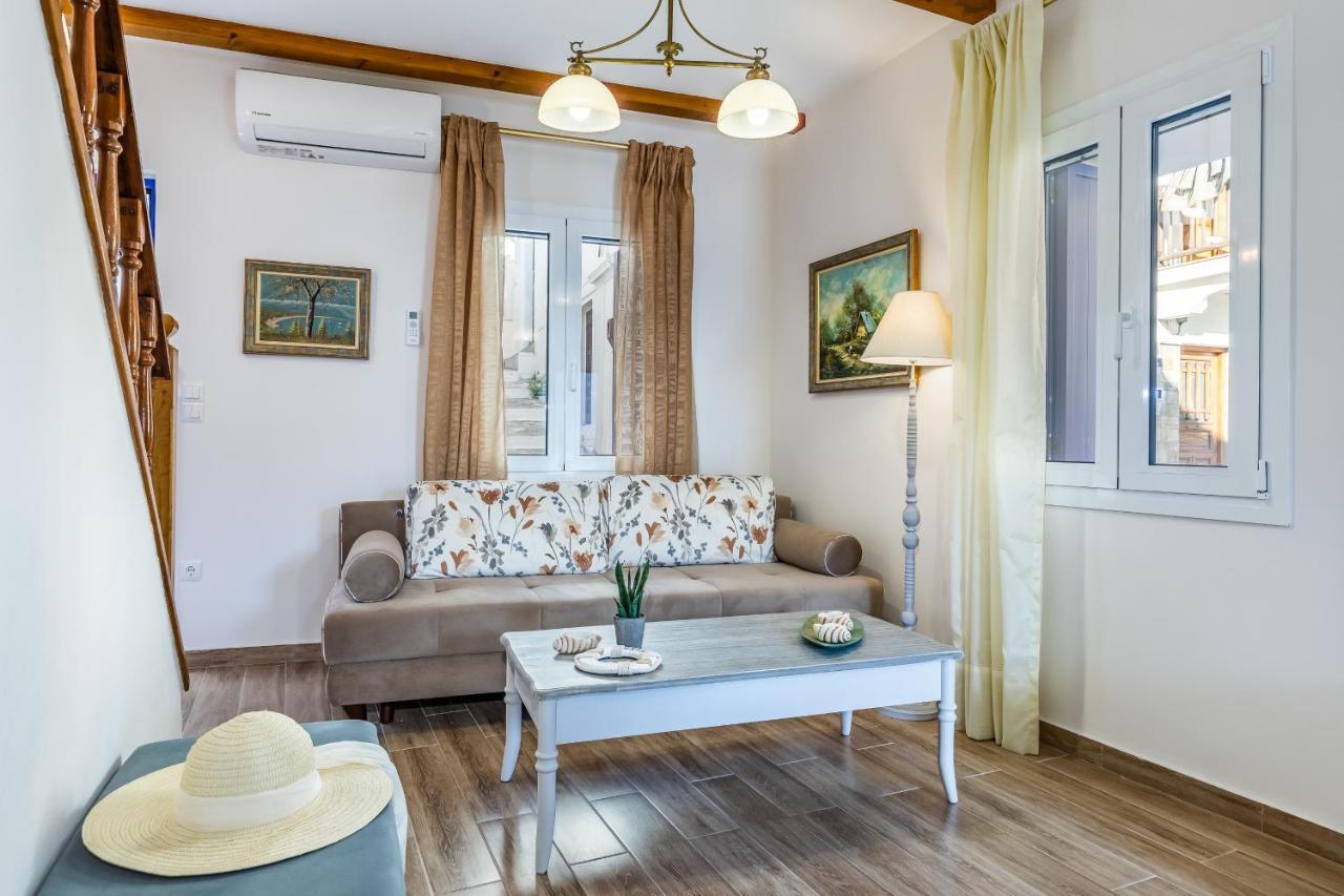 Villa Sun Nest House à Skopelos Extérieur photo